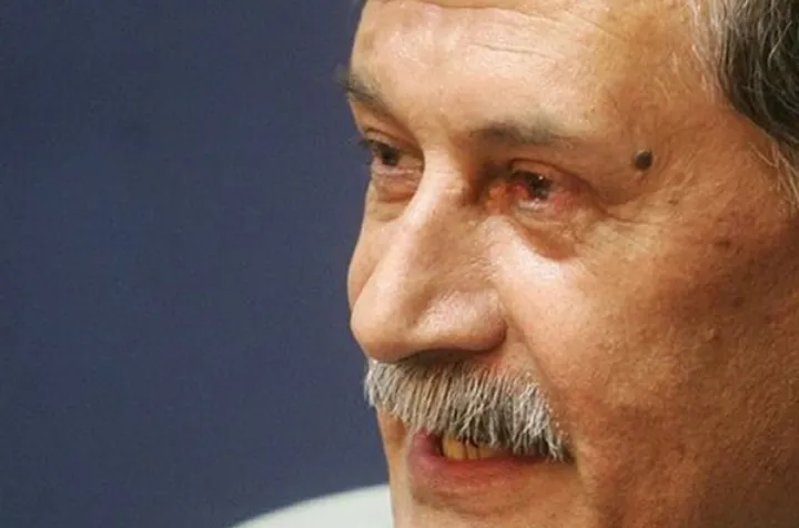 برگ‌هایی از طنزهای عمران صلاحی